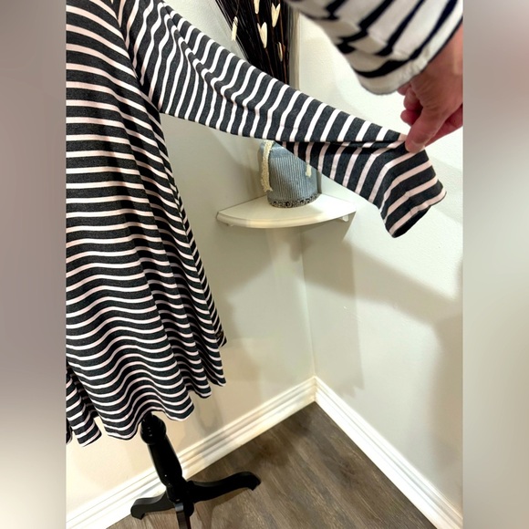 Matilda Jane casual Black and White Striped Long Sleeve Dress/Tunic - Picture 2 of 8